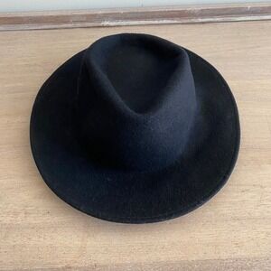 Black Short Brim Wool Hat